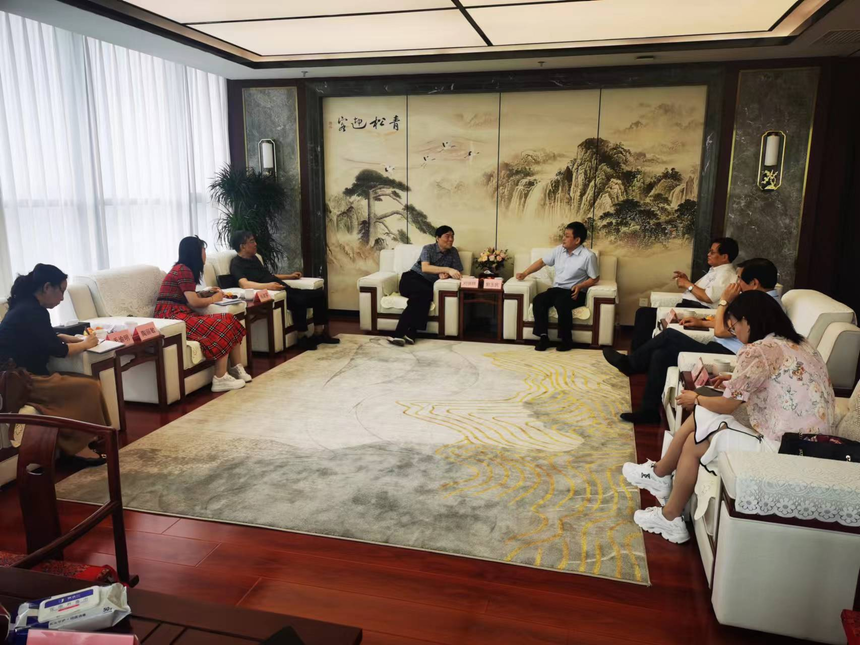 河北省医药行业协会刘骁悍书记一行走进河北永丰药业 image